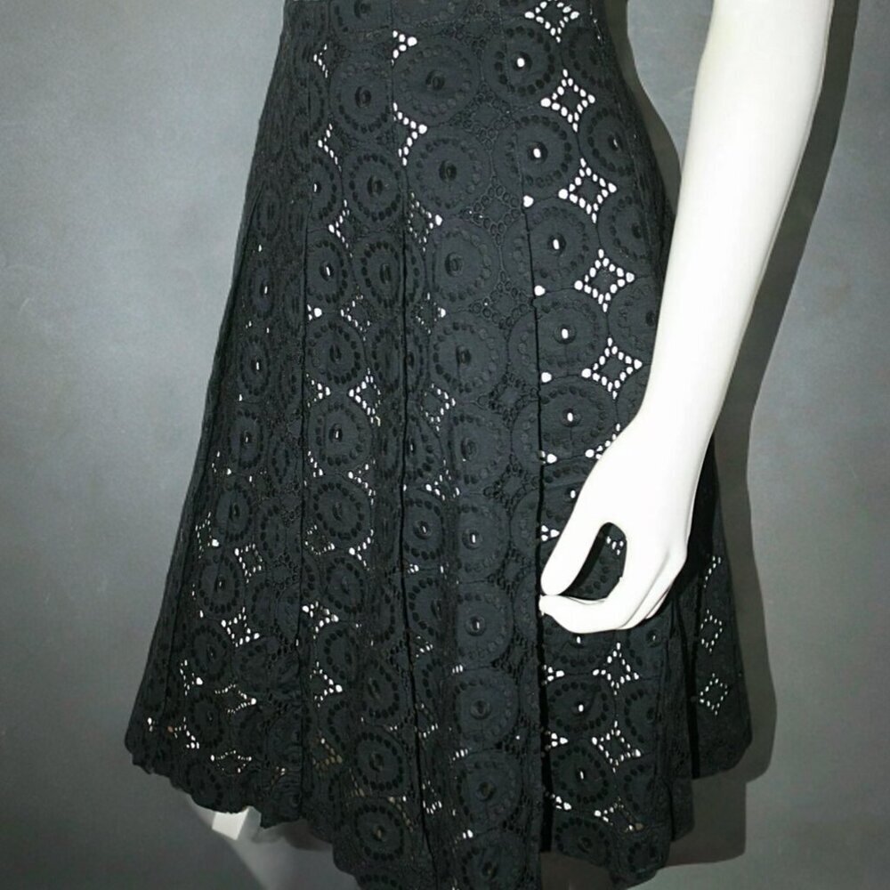 Banana Republic Black Crochet Lace A-Line Skirt - Size 6 - Picture 2 of 6